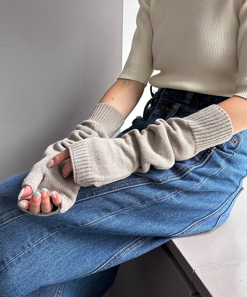 PAPILLONNER（パピヨネ）の「ルーズロングアームウォーマー（手袋・レディース・ブラック/グレー・FREE）」の2枚目の写真