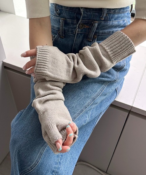 PAPILLONNER（パピヨネ）の「ルーズロングアームウォーマー（手袋・レディース・ブラック/グレー・FREE）」の5枚目の写真