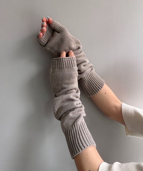 PAPILLONNER（パピヨネ）の「ルーズロングアームウォーマー（手袋・レディース・ブラック/グレー・FREE）」の6枚目の写真