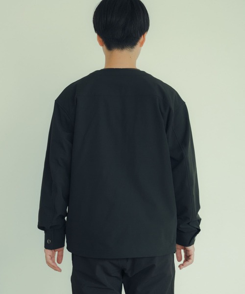 ITEMS URBANRESEARCH（アイテムズ アーバンリサーチ）の「撥水×ストレッチナイロンノーカラージャケット（ナイロンジャケット・メンズ・ネイビー/ブラック・LARGE/MEDIUM）」の3枚目の写真