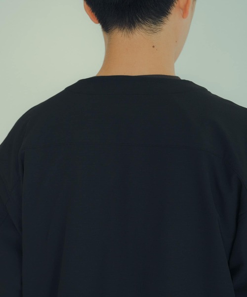 ITEMS URBANRESEARCH（アイテムズ アーバンリサーチ）の「撥水×ストレッチナイロンノーカラージャケット（ナイロンジャケット・メンズ・ネイビー/ブラック・LARGE/MEDIUM）」の9枚目の写真