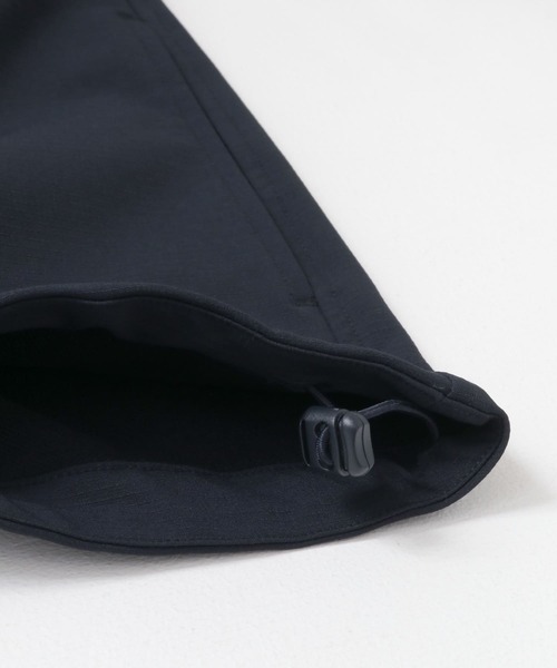 ITEMS URBANRESEARCH（アイテムズ アーバンリサーチ）の「撥水×ストレッチナイロンノーカラージャケット（ナイロンジャケット・メンズ・ネイビー/ブラック・LARGE/MEDIUM）」の13枚目の写真