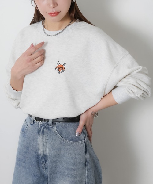 Riberry(リベリー)の「めがねキツネ胸刺繍スウェット(スウェット・レディース・チャコールグレー/オートミール・FREE)」の6枚目の写真