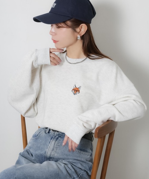 Riberry(リベリー)の「めがねキツネ胸刺繍スウェット(スウェット・レディース・チャコールグレー/オートミール・FREE)」の5枚目の写真
