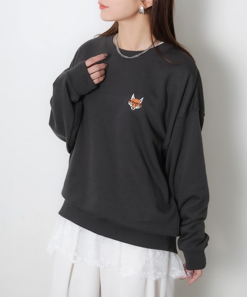 Riberry(リベリー)の「めがねキツネ胸刺繍スウェット(スウェット・レディース・チャコールグレー/オートミール・FREE)」の16枚目の写真