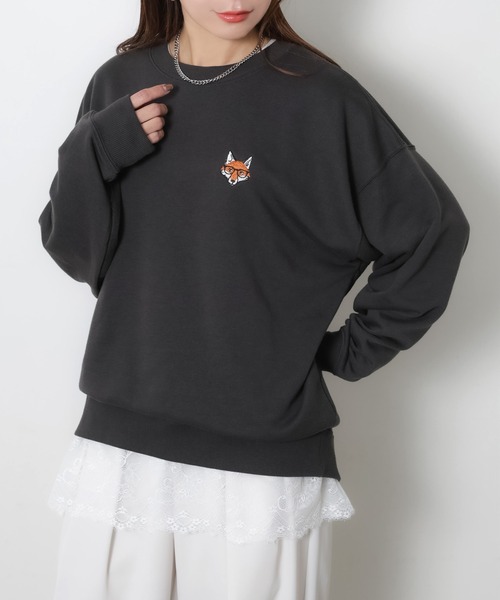 Riberry(リベリー)の「めがねキツネ胸刺繍スウェット(スウェット・レディース・チャコールグレー/オートミール・FREE)」の17枚目の写真