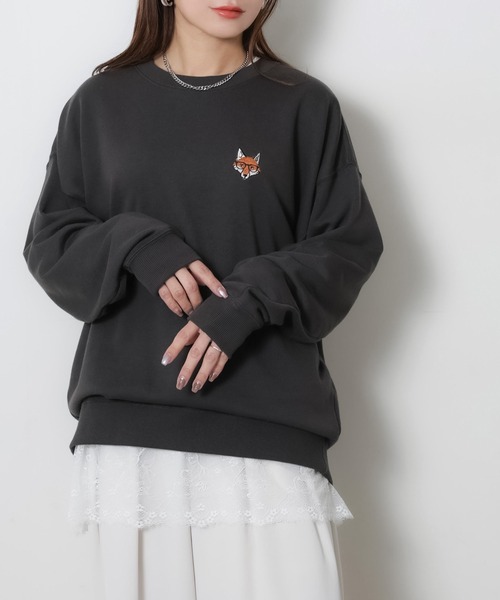Riberry(リベリー)の「めがねキツネ胸刺繍スウェット(スウェット・レディース・チャコールグレー/オートミール・FREE)」の11枚目の写真