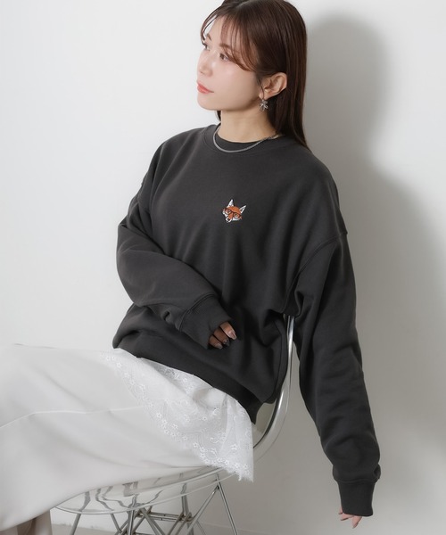 Riberry(リベリー)の「めがねキツネ胸刺繍スウェット(スウェット・レディース・チャコールグレー/オートミール・FREE)」の10枚目の写真