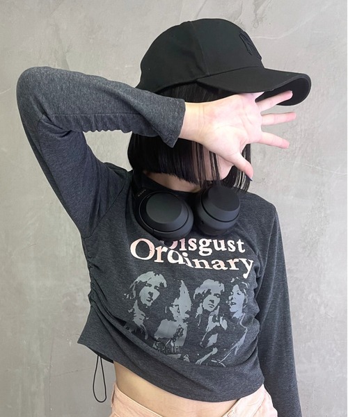 COMON+(コモンプラス)の「サイド スピンドル ギャザー プリント 長袖 Tシャツ(Tシャツ/カットソー・レディース・ブラック系・L/M)」の5枚目の写真