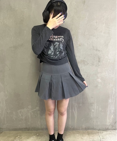 COMON+(コモンプラス)の「サイド スピンドル ギャザー プリント 長袖 Tシャツ(Tシャツ/カットソー・レディース・ブラック系・L/M)」の11枚目の写真