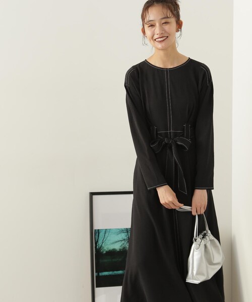 N.（N. Natural Beauty Basic）（エヌエヌナチュラルビューティーベーシック）の「ステッチループウエストタックワンピース（ワンピース・レディース・ホワイト/ブラック・MEDIUM/SMALL）」の4枚目の写真