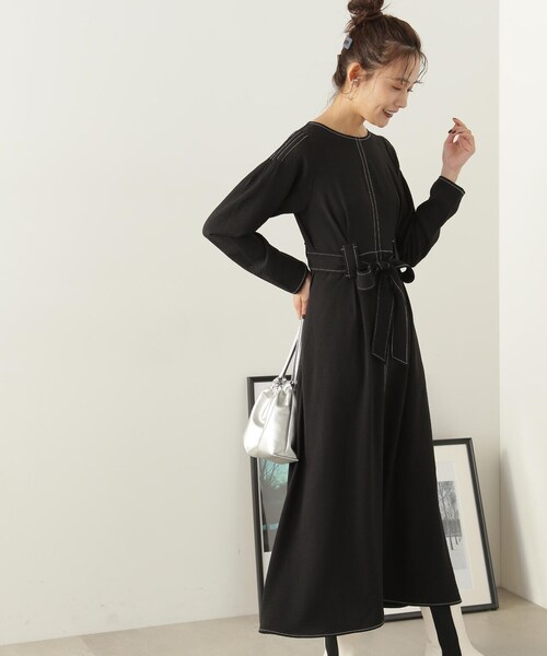 N.（N. Natural Beauty Basic）（エヌエヌナチュラルビューティーベーシック）の「ステッチループウエストタックワンピース（ワンピース・レディース・ホワイト/ブラック・MEDIUM/SMALL）」の5枚目の写真