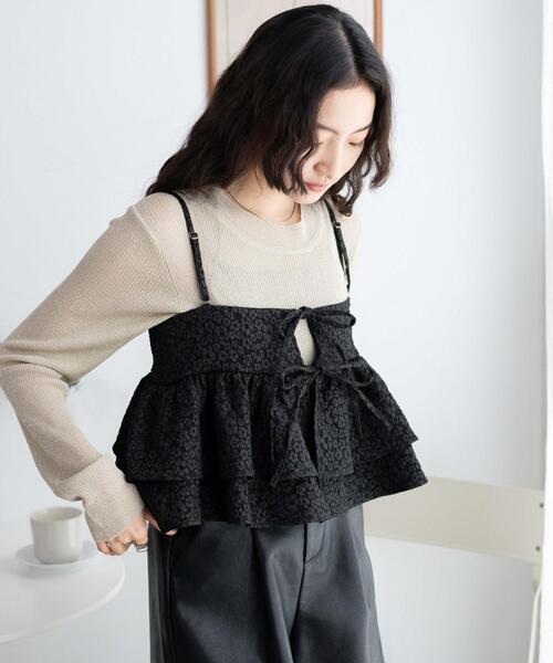 WEGO（ウィゴー）の「WEGO/【マルチウェイ】フラワージャガードキャミブラウス（キャミソール・レディース・オフホワイト/ブラック・FREE）」の2枚目の写真