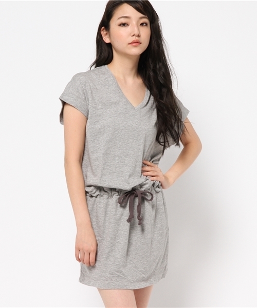 MOUSSY（マウジー）の「BLOUSING H/S OP（ワンピース・レディース・トップグレー/ダークネイビー/カーキ系・FREE）」の2枚目の写真