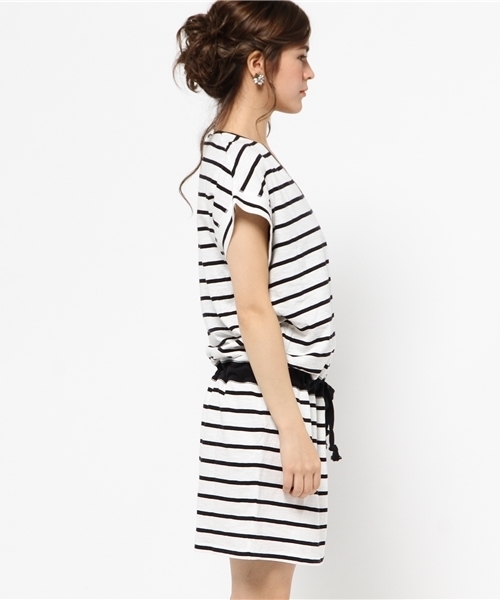 MOUSSY（マウジー）の「BLOUSING H/S OP（ワンピース・レディース・トップグレー/ダークネイビー/カーキ系・FREE）」の5枚目の写真