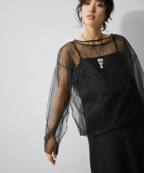 ADAM ET ROPE'(アダムエロペ)の「【逸品・サステナブル】チュールプルオーバー(Tシャツ/カットソー・レディース・ブラック/ホワイト・FREE)」の2枚目の写真