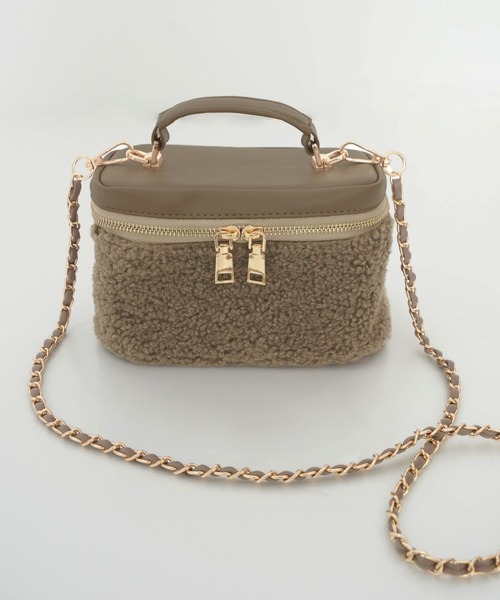 HUIT bouquet(ユイット)の「もこもこ プードル バニティ バッグ HUIT(ハンドバッグ・レディース・ブラック/モカ/アイボリー・フリー)」の3枚目の写真
