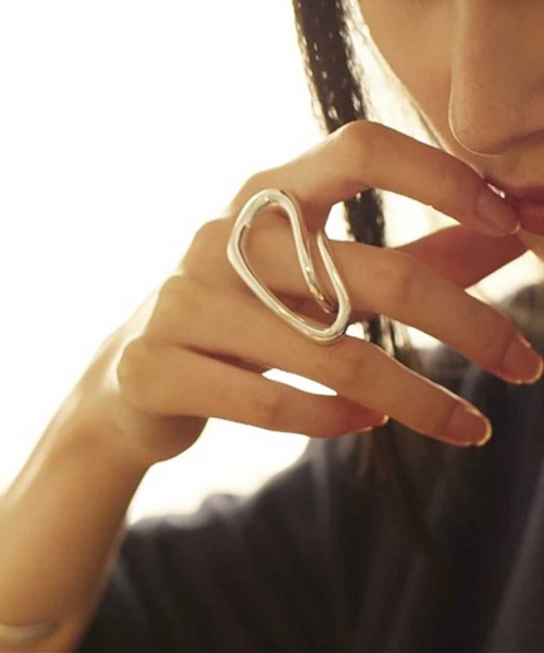 Nothing And Others(ナッシングアンドアザーズ)の「ニュアンスライントライアングルリング【Nothing And Others/ナッシングアンドアザーズ】(リング・レディース・ゴールド・11)」の1枚目の写真