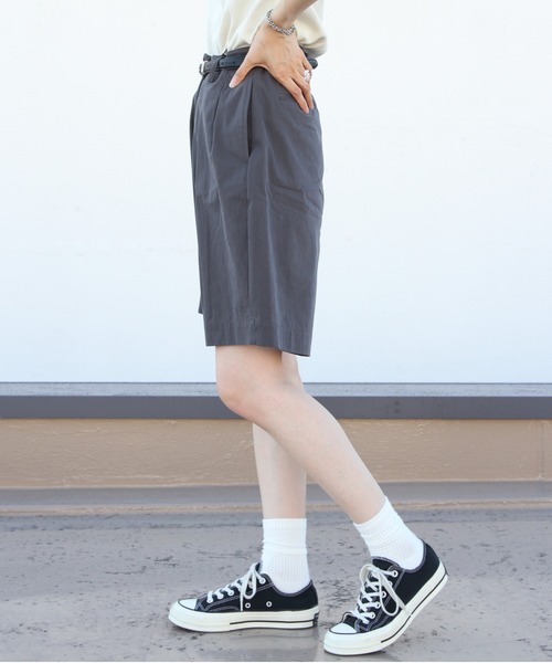 ORCIVAL(オーシバル)の「ORCIVAL/オーシバル タックショーツ TUCK SHORTS OR-E0200 CNB(その他パンツ・レディース・ベージュ/チャコールグレー・2/1)」の3枚目の写真