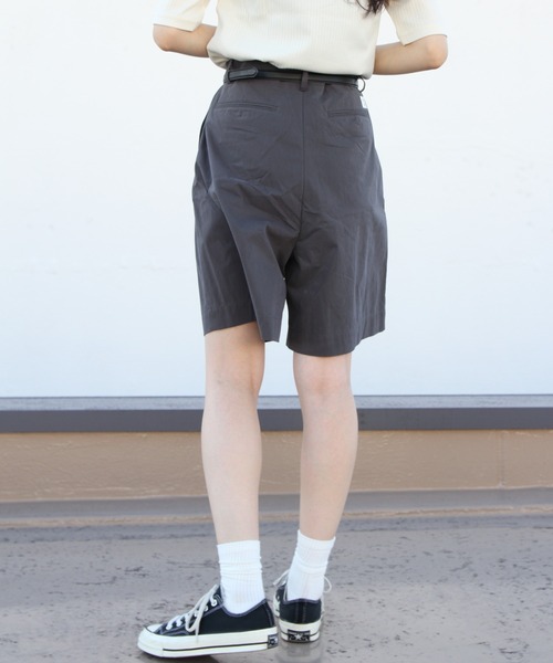 ORCIVAL(オーシバル)の「ORCIVAL/オーシバル タックショーツ TUCK SHORTS OR-E0200 CNB(その他パンツ・レディース・ベージュ/チャコールグレー・2/1)」の4枚目の写真