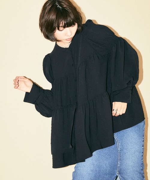 ELLEgirl（エルガール）の「パフスリーブティアードブラウス【ELLEgirl/エル ガール】（シャツ/ブラウス・レディース・ホワイト/ブラック/サックスブルー・FREE）」の3枚目の写真