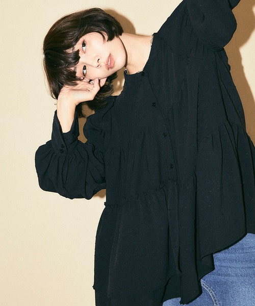 ELLEgirl（エルガール）の「パフスリーブティアードブラウス【ELLEgirl/エル ガール】（シャツ/ブラウス・レディース・ホワイト/ブラック/サックスブルー・FREE）」の11枚目の写真