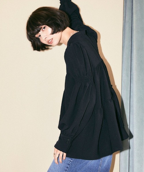 ELLEgirl（エルガール）の「パフスリーブティアードブラウス【ELLEgirl/エル ガール】（シャツ/ブラウス・レディース・ホワイト/ブラック/サックスブルー・FREE）」の12枚目の写真