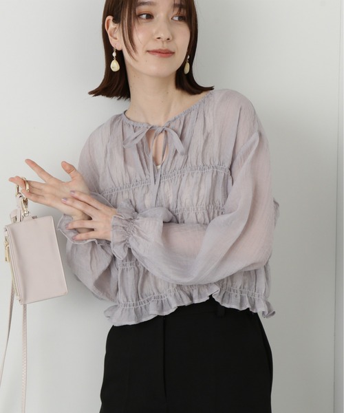 N.（N. Natural Beauty Basic）（エヌエヌナチュラルビューティーベーシック）の「◆フロントリボンシュリンクボイルブラウス（シャツ/ブラウス・レディース・サーモンピンク/グレー/クリーム・MEDIUM）」の2枚目の写真