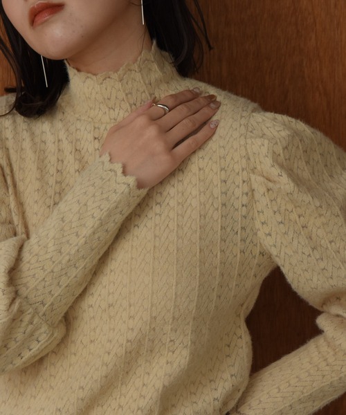 I_am(アイアム)の「scallop shoulder tuck blouse / スカラップショルダータックブラウス(シャツ/ブラウス・レディース・アイボリー/ブラック/ベージュ・FREE)」の9枚目の写真