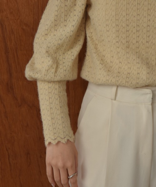 I_am(アイアム)の「scallop shoulder tuck blouse / スカラップショルダータックブラウス(シャツ/ブラウス・レディース・アイボリー/ブラック/ベージュ・FREE)」の13枚目の写真