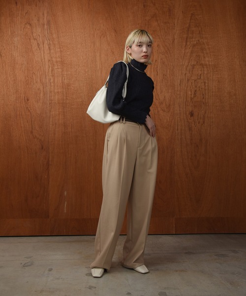 I_am(アイアム)の「scallop shoulder tuck blouse / スカラップショルダータックブラウス(シャツ/ブラウス・レディース・アイボリー/ブラック/ベージュ・FREE)」の14枚目の写真