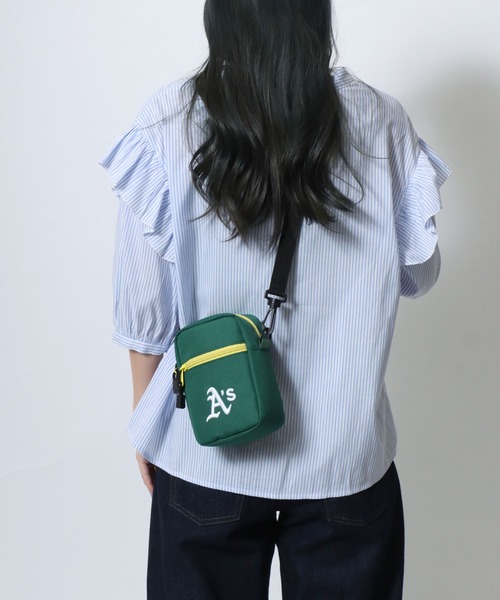 MLB（メジャーリーグベースボール）の「MLB/メジャーリーグベースボール ロゴ ワンポイント刺繍 ミニショルダーバッグ/ネックポーチ/レディース メンズ（ショルダーバッグ・レディース・ブラック/ブラウン/グリーン/ネイビー/ブラック系その他/ブルー系その他/ブラック系その他2・FREE）」の18枚目の写真