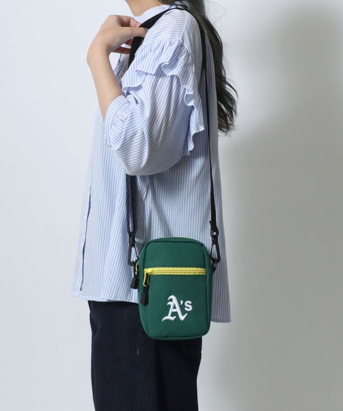 MLB（メジャーリーグベースボール）の「MLB/メジャーリーグベースボール ロゴ ワンポイント刺繍 ミニショルダーバッグ/ネックポーチ/レディース メンズ（ショルダーバッグ・レディース・ブラック/ブラウン/グリーン/ネイビー/ブラック系その他/ブルー系その他/ブラック系その他2・FREE）」の19枚目の写真