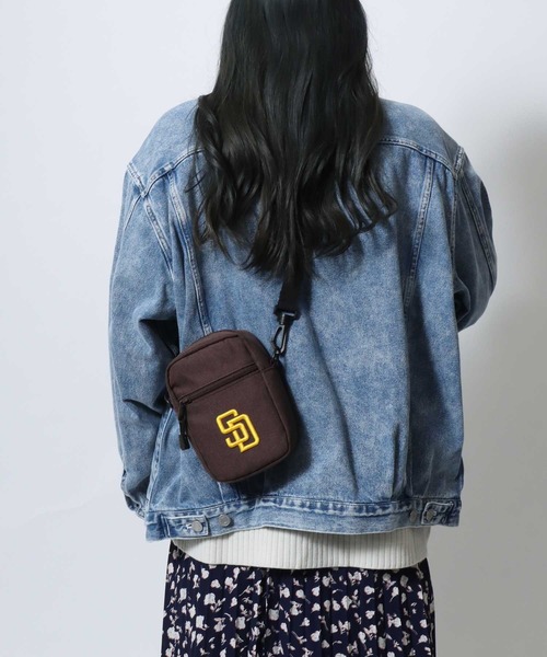 MLB（メジャーリーグベースボール）の「MLB/メジャーリーグベースボール ロゴ ワンポイント刺繍 ミニショルダーバッグ/ネックポーチ/レディース メンズ（ショルダーバッグ・レディース・ブラック/ブラウン/グリーン/ネイビー/ブラック系その他/ブルー系その他/ブラック系その他2・FREE）」の15枚目の写真