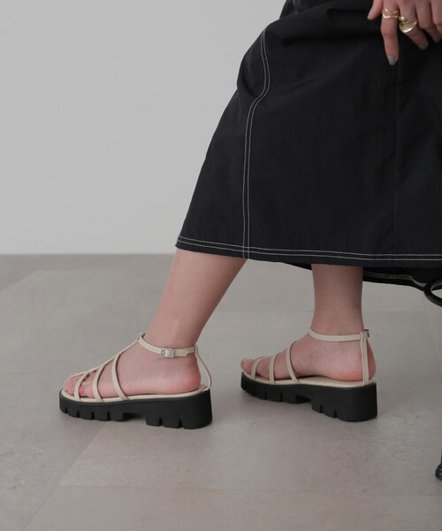 FREE'S MART（フリーズマート）の「トラックソールナローサンダル（サンダル・レディース・ホワイト/ブラック・SMALL/MEDIUM）」の19枚目の写真