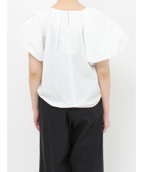 ELENDEEK（エレンディーク）の「アシメバルーンクロップドブラウス（シャツ/ブラウス・レディース・オフホワイト/ブラック/ライトブルー・FREE）」の6枚目の写真