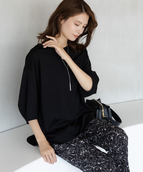 Elura(エルーラ)の「ドレスアップ袖コンプルオーバー(Tシャツ/カットソー・レディース・ホワイト/ライトグレー/ピンクベージュ/ネイビー/ブラック・MEDIUM/SMALL/LARGE/X-LARGE)」の2枚目の写真