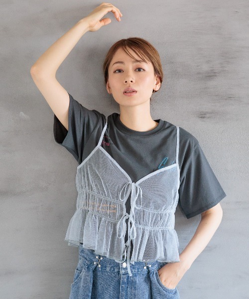 LAKOLE(ラコレ)の「チュールシャーリングキャミ / 113784(キャミソール・レディース・ブラック/イエロー/オフホワイト/ブラック系9/シルバー系1・SMALL/MEDIUM)」の5枚目の写真