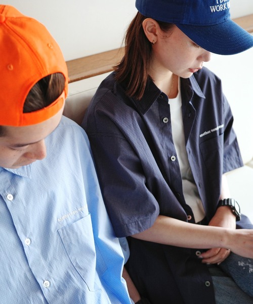 ANME(アンメ)の「ANMEエンブロイダリーロゴオーバーサイズ半袖チェックシャツ(シャツ/ブラウス・レディース・ネイビー系/ホワイト系/サックスブルー系・M/L/XL)」の3枚目の写真