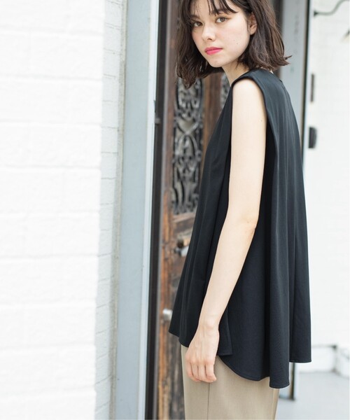 OPAQUE.CLIP(オペークドットクリップ)の「◆UV ノースリーブチュニックトップス【接触冷感/洗濯機洗い可】(Tシャツ/カットソー・レディース・ホワイト/ブラック/ダークブラウン・38/40/42)」の11枚目の写真