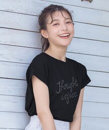 立体刺繍ロゴTシャツカットソー