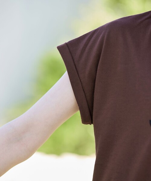 Tiaclasse（ティアクラッセ）の「立体刺繍ロゴTシャツカットソー（Tシャツ/カットソー・レディース・オフホワイト/ブラウン/ブラック・FREE）」の5枚目の写真
