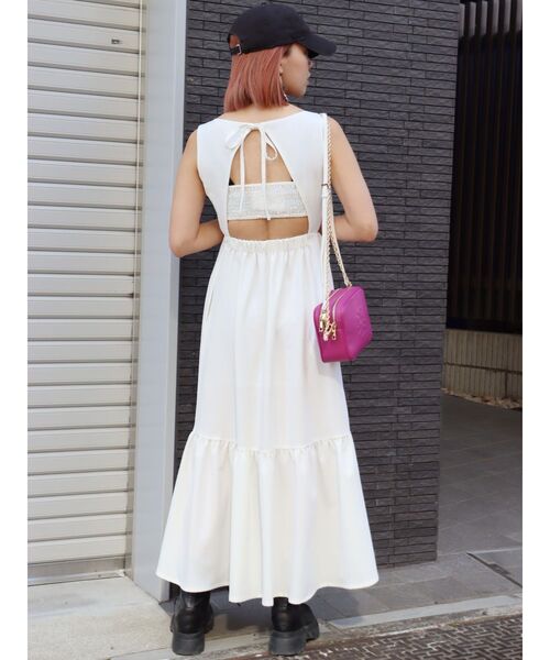 EVRIS（エヴリス）の「バックシャーリングロングワンピース（ワンピース・レディース・ブルー/ブラック/ホワイト・FREE）」の2枚目の写真