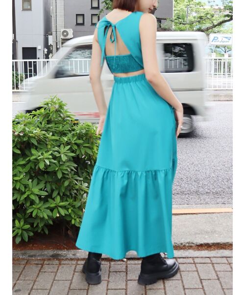 EVRIS（エヴリス）の「バックシャーリングロングワンピース（ワンピース・レディース・ブルー/ブラック/ホワイト・FREE）」の3枚目の写真