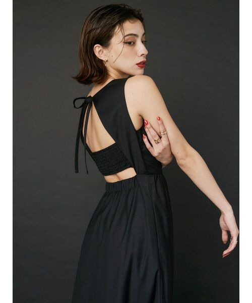 EVRIS（エヴリス）の「バックシャーリングロングワンピース（ワンピース・レディース・ブルー/ブラック/ホワイト・FREE）」の4枚目の写真