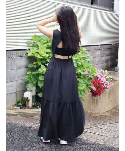 EVRIS（エヴリス）の「バックシャーリングロングワンピース（ワンピース・レディース・ブルー/ブラック/ホワイト・FREE）」の12枚目の写真