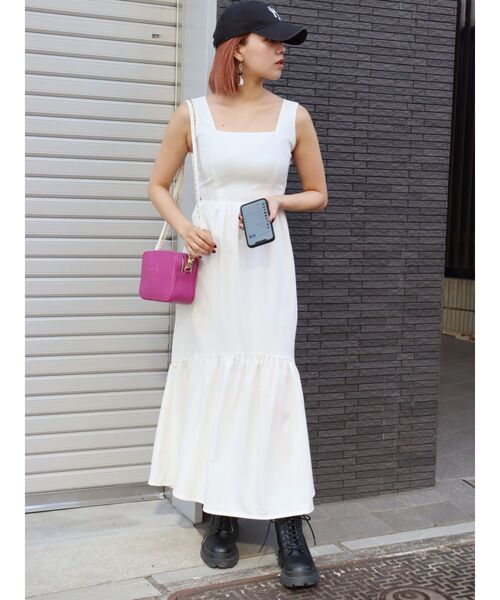 EVRIS（エヴリス）の「バックシャーリングロングワンピース（ワンピース・レディース・ブルー/ブラック/ホワイト・FREE）」の14枚目の写真