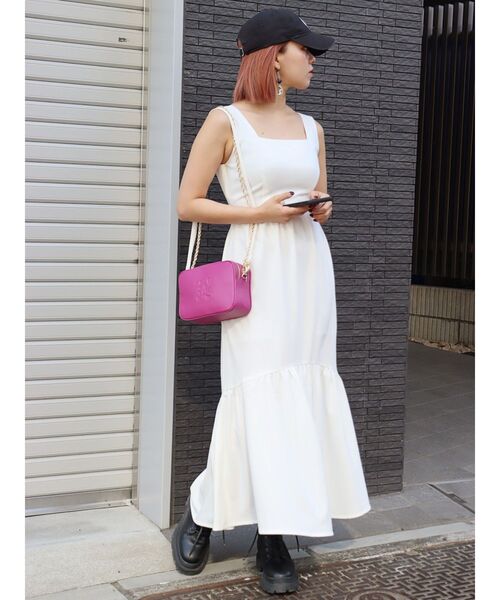 EVRIS（エヴリス）の「バックシャーリングロングワンピース（ワンピース・レディース・ブルー/ブラック/ホワイト・FREE）」の15枚目の写真