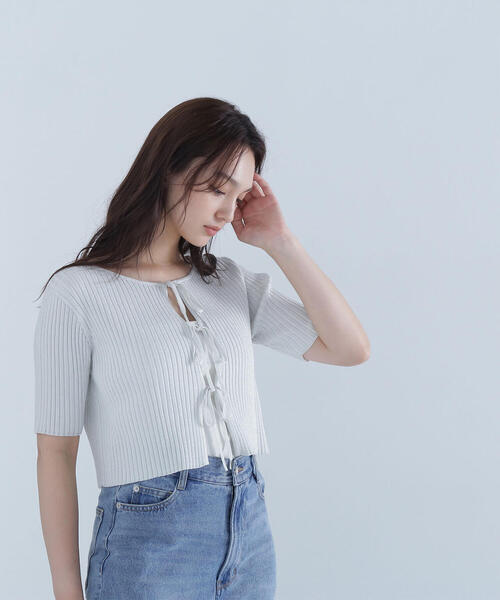 NATURAL BEAUTY BASIC(ナチュラルビューティーベーシック)の「リボンショートラメカーディガン(カーディガン/ボレロ・レディース・グレー/ブルー/ブラック・FREE)」の19枚目の写真