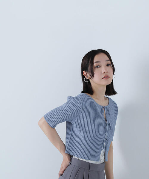 NATURAL BEAUTY BASIC(ナチュラルビューティーベーシック)の「リボンショートラメカーディガン(カーディガン/ボレロ・レディース・グレー/ブルー/ブラック・FREE)」の8枚目の写真